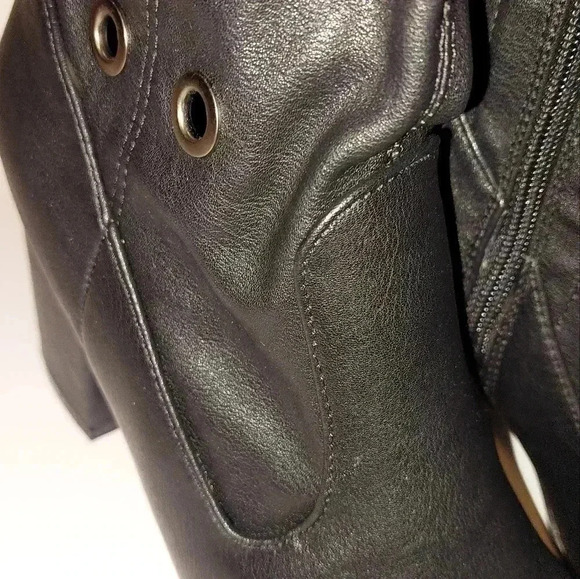 Yoki faux leather tall boots size 7.5 - Picture 6 of 9